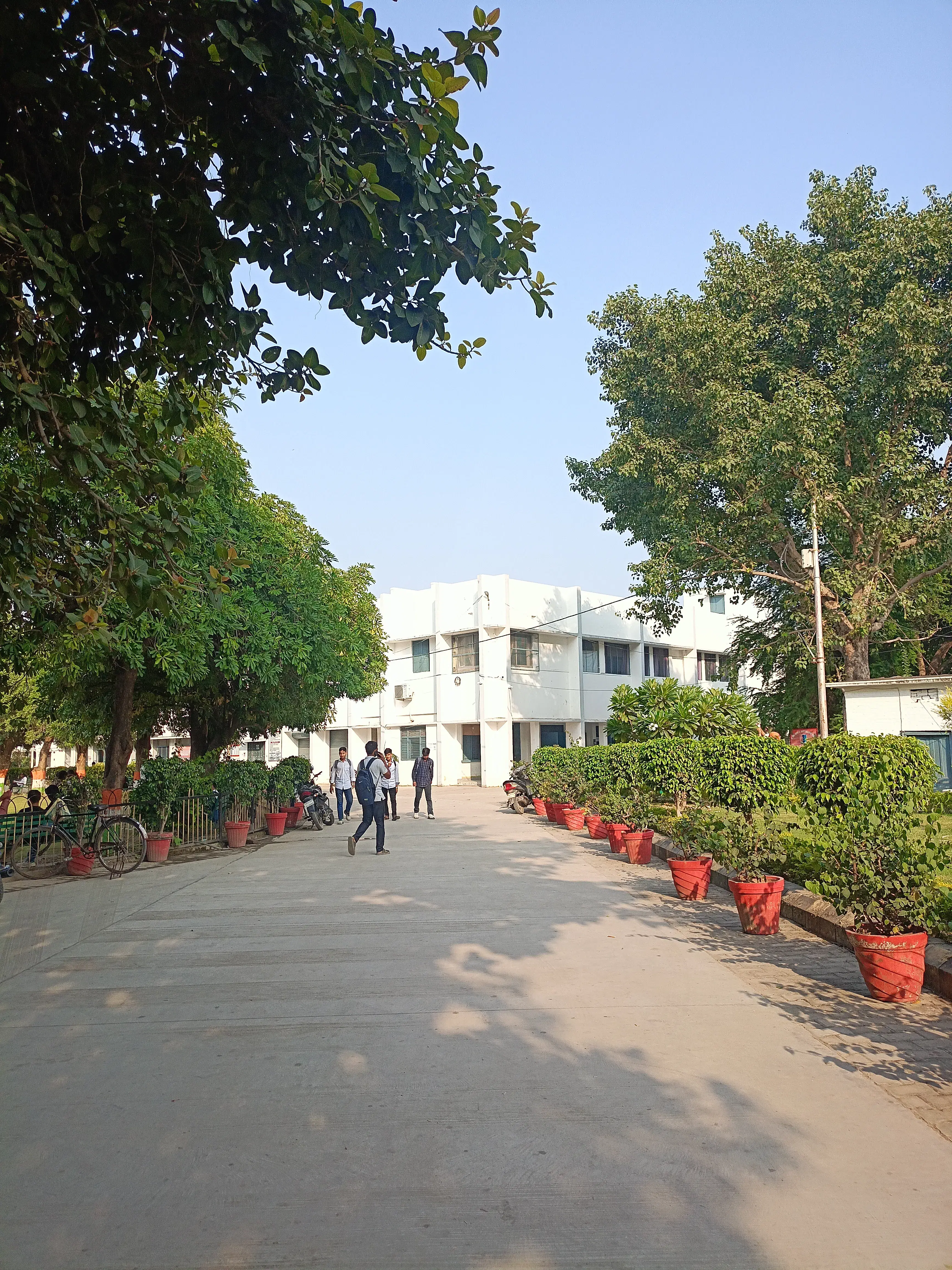 Chowdhary Mahadev Prasad Degree College Allahabad CAMPUS photo 7